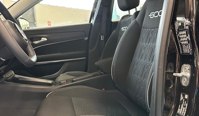 Vettura pronta per qualsiasi prova e visione pieno