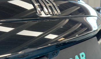 Vettura pronta per qualsiasi prova e visione pieno