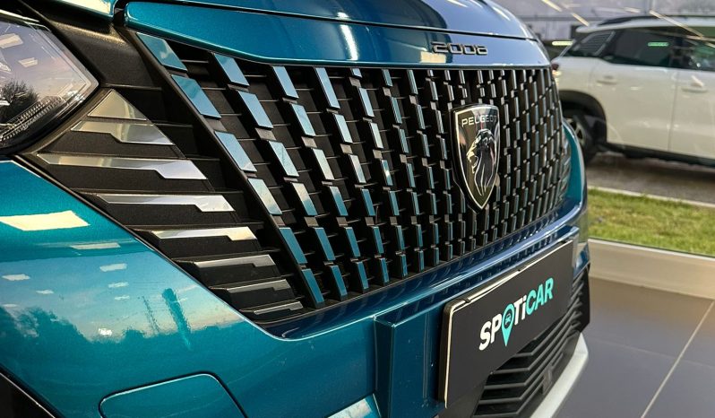 Peugeot 2008 1.2 PureTech 100CV Allure Pack LED Sensori Ant/Post 2025 pieno