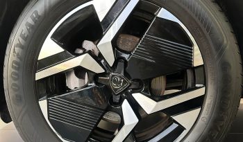 Peugeot 2008 1.2 PureTech 100CV Allure Pack LED Sensori Ant/Post 2025 pieno