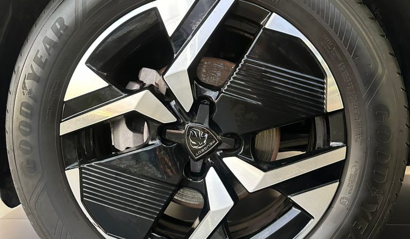 Peugeot 2008 1.2 PureTech 100CV Allure Pack LED Sensori Ant/Post 2025 pieno