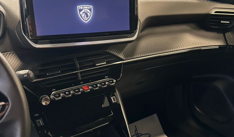 Peugeot 2008 1.2 PureTech 100CV Allure Pack LED Sensori Ant/Post 2025 pieno