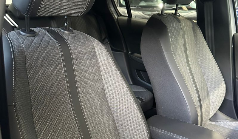 Peugeot 208 Allure Pack 100CV 2025 – 6.000 km, Full Optional pieno