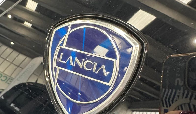 🔥 Lancia Ypsilon LX Hybrid 100CV Automatica 2025 | Blu Lancia Tetto Nero pieno