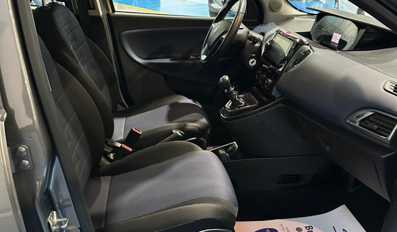 Lancia Ypsilon Hybrid – Full Optional pieno