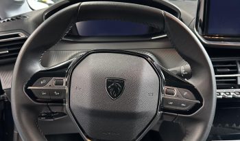 208 Allure Pack – Full LED & 8.000 KM pieno