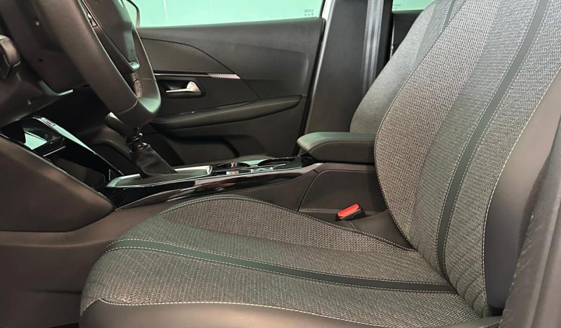 Peugeot 208 1.2 PureTech 100 CV Allure Pack 2025 – Solo 6.000 KM pieno