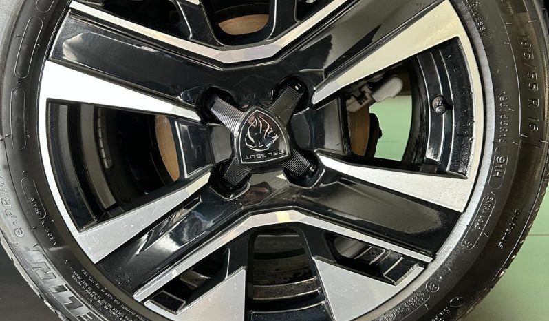 Peugeot 208 1.2 PureTech 100 CV Allure Pack 2025 – Solo 6.000 KM pieno