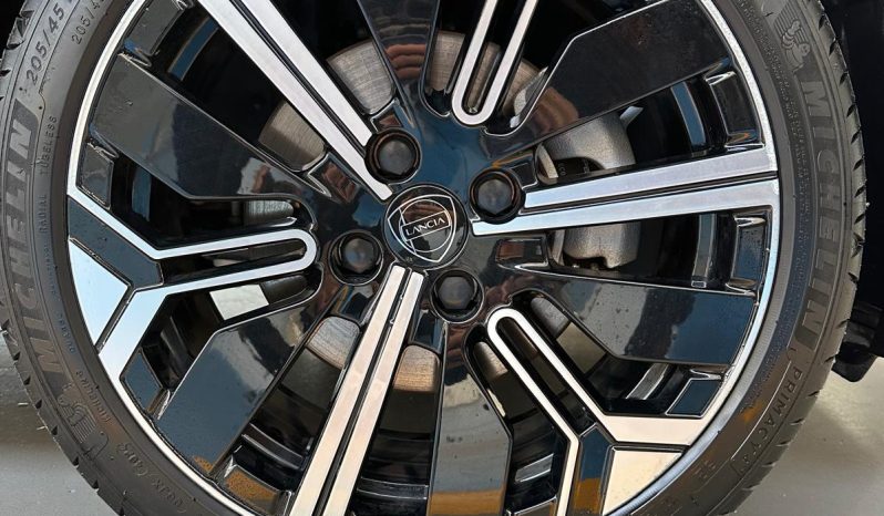 Lancia Ypsilon LX Hybrid 100 CV Automatica 2025 – Eleganza e Tecnologia pieno