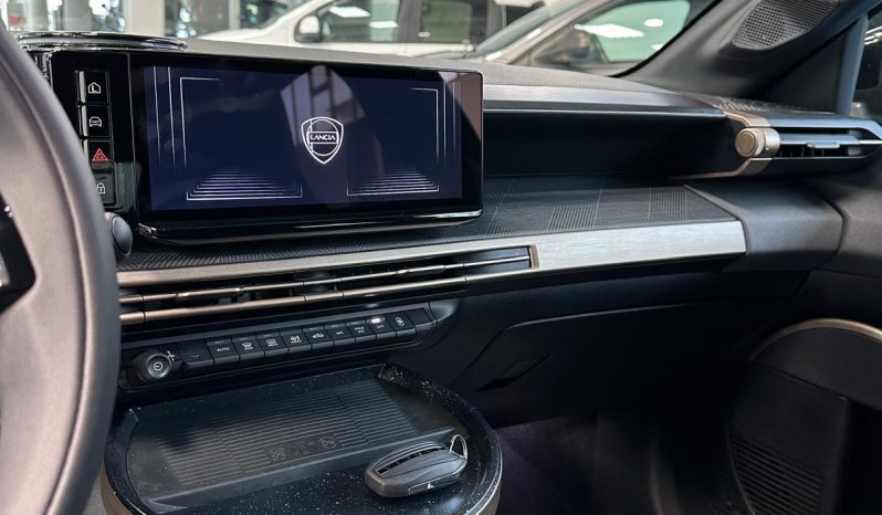 Lancia Ypsilon LX Hybrid 100 CV Automatica 2025 – Eleganza e Tecnologia pieno