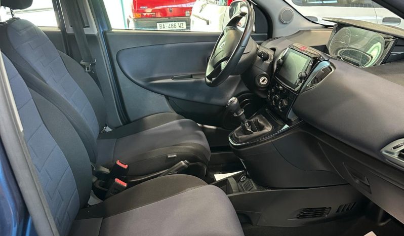 Lancia Ypsilon 1.0 Hybrid 70 CV – Platino 2024, Super Accessoriata pieno