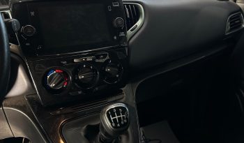 Lancia Ypsilon 1.0 Hybrid 70 CV – Platino 2024, Super Accessoriata pieno