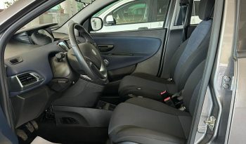 Lancia Ypsilon Platino 2024 – Eleganza, Comfort e Bassi Consumi pieno