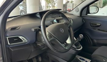 Lancia Ypsilon Platino 2024 – Eleganza, Comfort e Bassi Consumi pieno