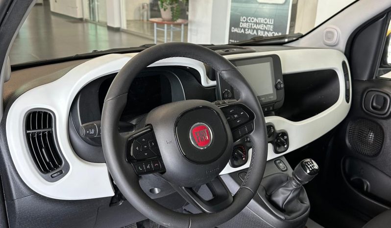 Fiat Pandina Cross Hybrid – Tecnologia, Comfort e Bassi Consumi pieno
