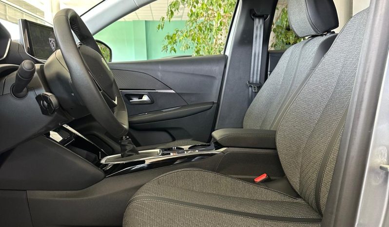 Peugeot 208 Allure Pack 2025 – Stile Moderno e Guida Dinamica pieno
