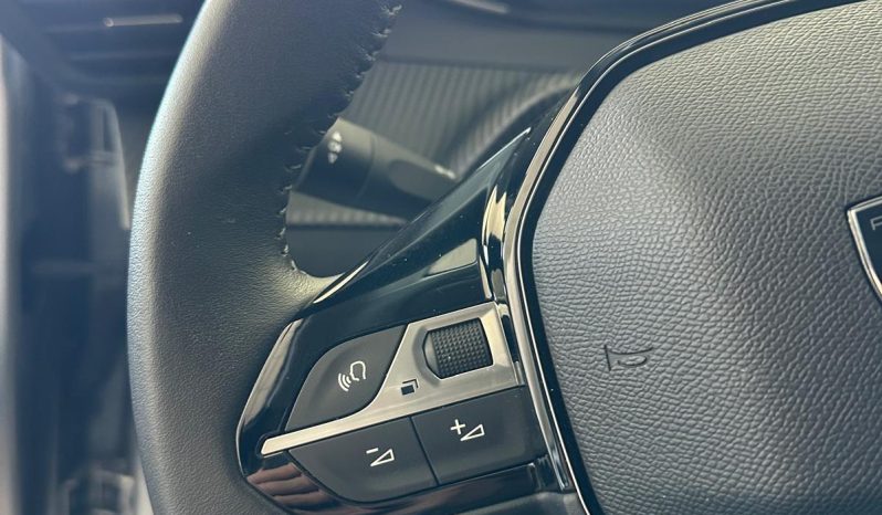 Peugeot 208 Allure Pack 2025 – Stile Moderno e Guida Dinamica pieno