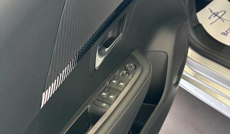 Peugeot 208 Allure Pack 2025 – Stile Moderno e Guida Dinamica pieno