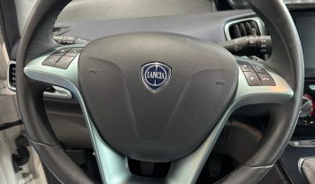 Lancia Ypsilon 70 CV Hybrid | Apple CarPlay | Platino pieno