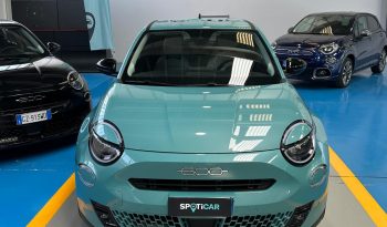 La Nuova FIAT 600 Che Fa Girare la Testa pieno