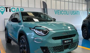 La Nuova FIAT 600 Che Fa Girare la Testa pieno