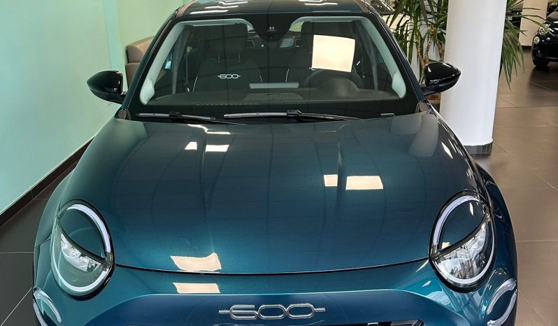 145 CV DI EMOZIONI | NUOVA FIAT 600 HYBRID pieno