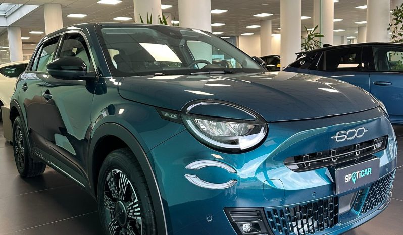 145 CV DI EMOZIONI | NUOVA FIAT 600 HYBRID pieno