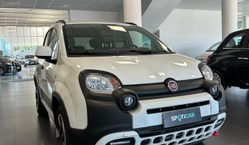 Panda Cross 2024 Hybrid: consumi bassi, stile top pieno