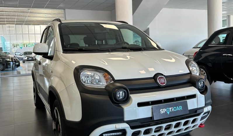 Panda Cross 2024 Hybrid: consumi bassi, stile top pieno