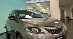 Ypsilon Platino Hybrid 2024 – Full Optional