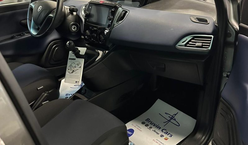 Ypsilon Platino Hybrid 2024 – Full Optional pieno