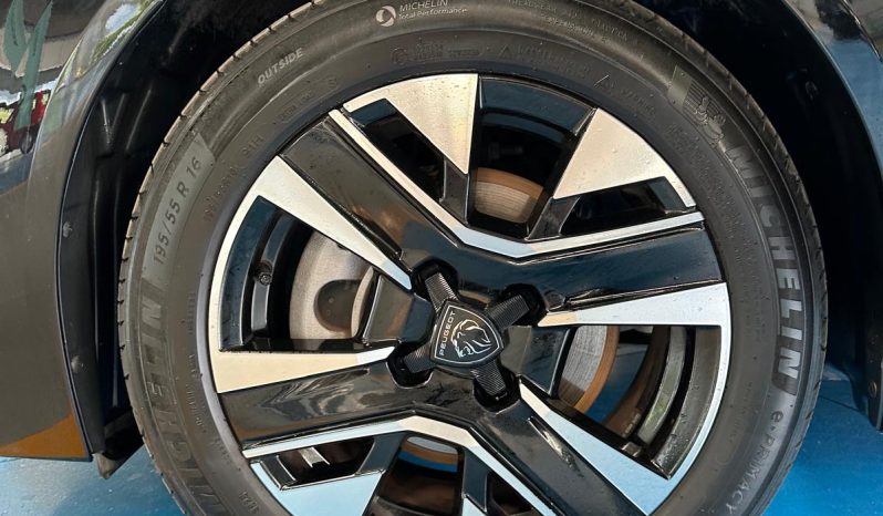 PEUGEOT 208 ALLURE PACK 2025 – TECNOLOGIA, STILE E COMFORT pieno