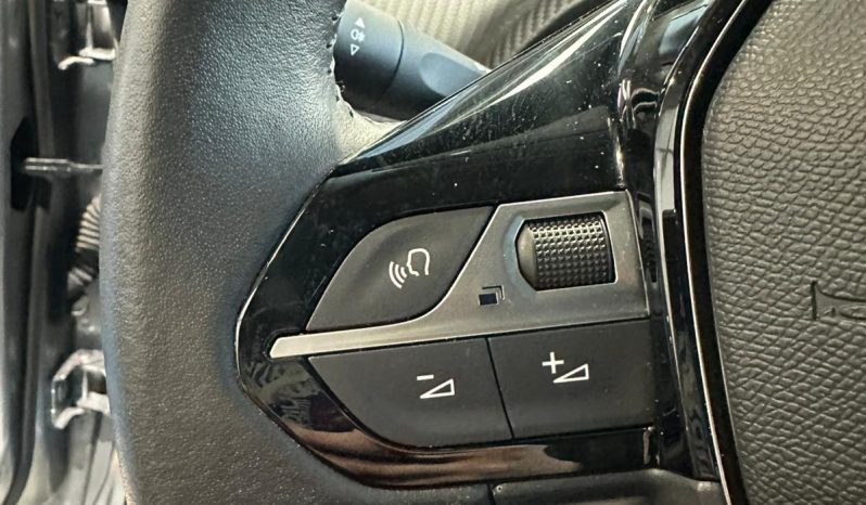 PEUGEOT 208 ALLURE – BENZINA – 2025 pieno