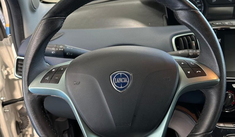 LANCIA YPSILON PLATINO HYBRID – TOP DI GAMMA 2024 pieno