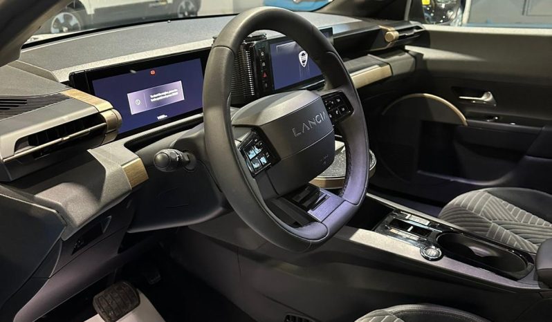 YPSILON HYBRID AUTOMATICA – LA CITY CAR PREMIUM ITALIANA pieno