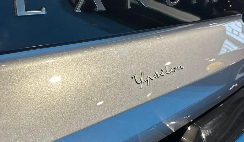 YPSILON HYBRID AUTOMATICA – LA CITY CAR PREMIUM ITALIANA pieno