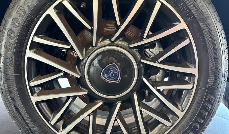 LA CITY CAR CHE NON PASSA MAI DI MODA pieno