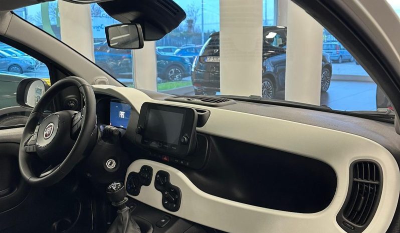 PANDINA CROSS 70 CV HYBRID – LA CITYCAR CHE VA OVUNQUE pieno
