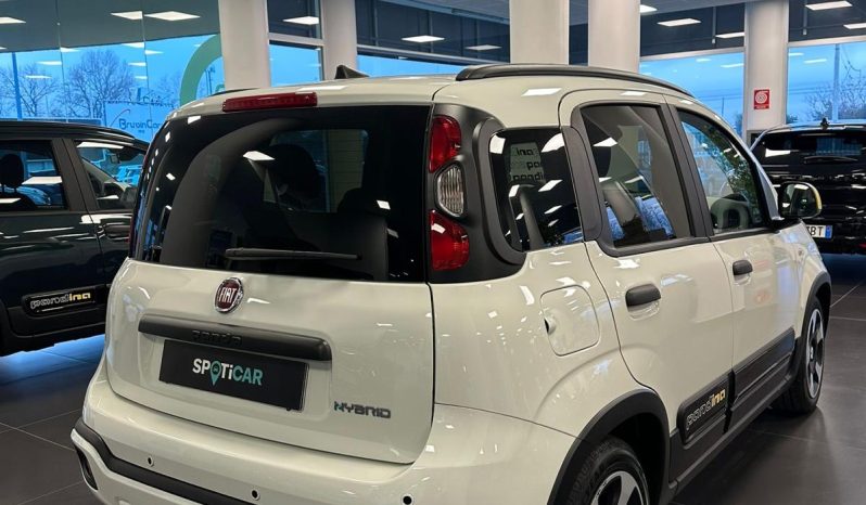 PANDINA CROSS 70 CV HYBRID – LA CITYCAR CHE VA OVUNQUE pieno