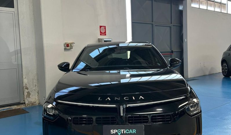Nuova Ypsilon LX Hybrid 100 CV Automatica – Eleganza Senza Compromessi pieno