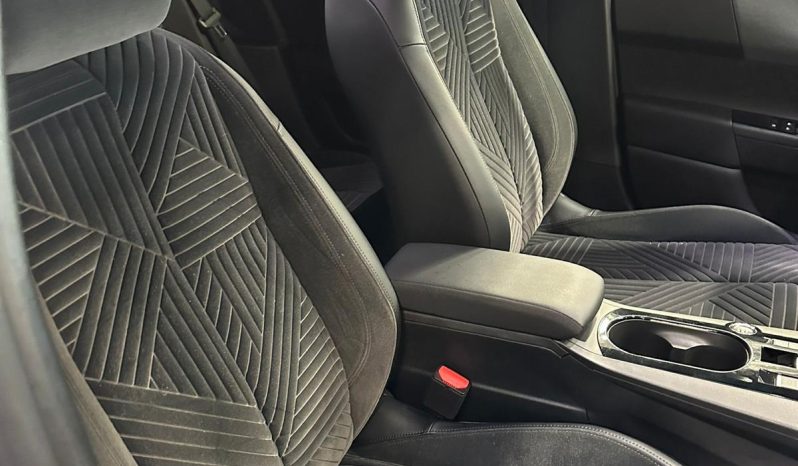 Nuova Ypsilon LX Hybrid 100 CV Automatica – Eleganza Senza Compromessi pieno