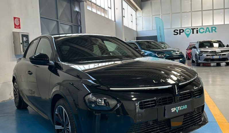 Nuova Ypsilon LX Hybrid 100 CV Automatica – Eleganza Senza Compromessi pieno