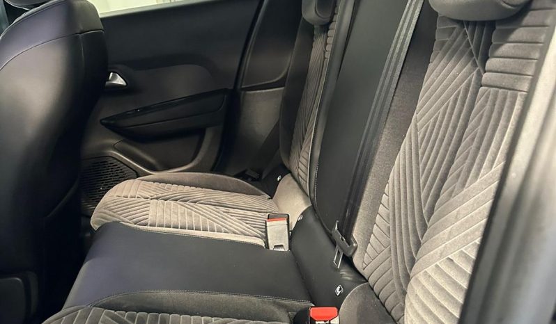 Nuova Ypsilon LX Hybrid 100 CV Automatica – Eleganza Senza Compromessi pieno