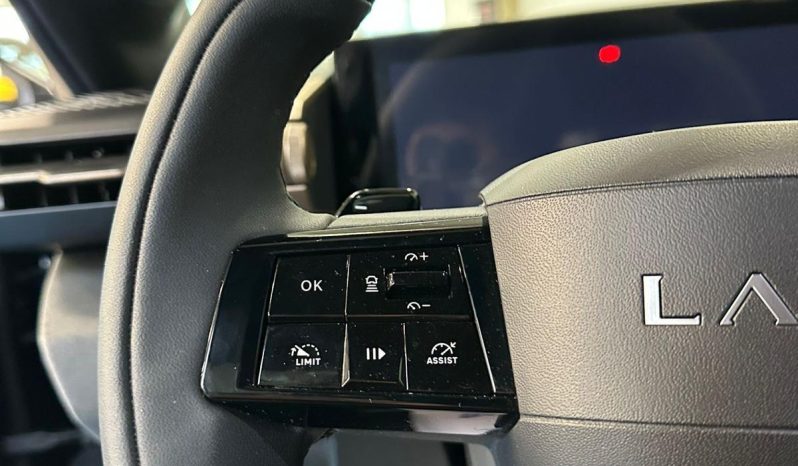 Nuova Ypsilon LX Hybrid 100 CV Automatica – Eleganza Senza Compromessi pieno