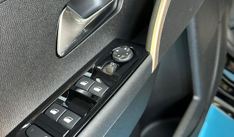 Nuova Ypsilon LX Hybrid 100 CV Automatica – Eleganza Senza Compromessi pieno