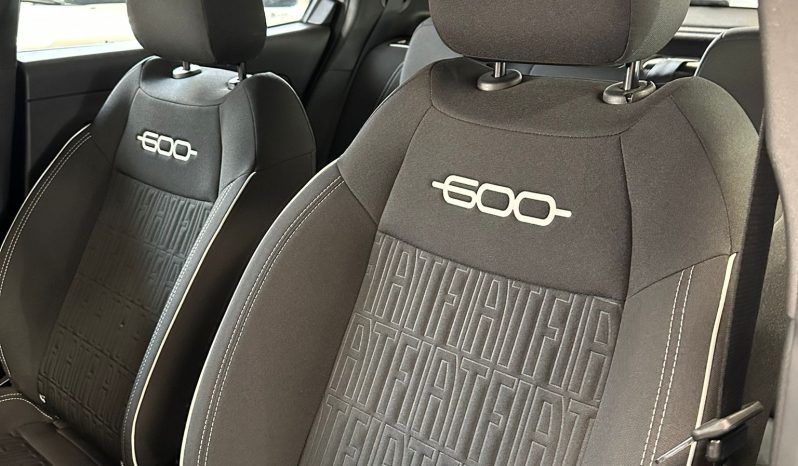 ✨ Nuova Fiat 600 Pop Hybrid: il SUV compatto che cambia il tuo modo di guidare. pieno