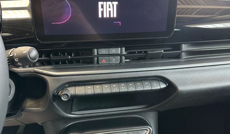✨ Nuova Fiat 600 Pop Hybrid: il SUV compatto che cambia il tuo modo di guidare. pieno
