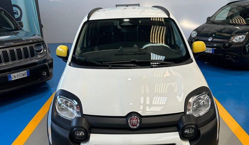 PRONTA A PARTIRE: NUOVA FIAT PANDINA CROSS HYBRID pieno