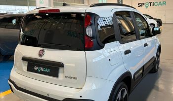 PRONTA A PARTIRE: NUOVA FIAT PANDINA CROSS HYBRID pieno