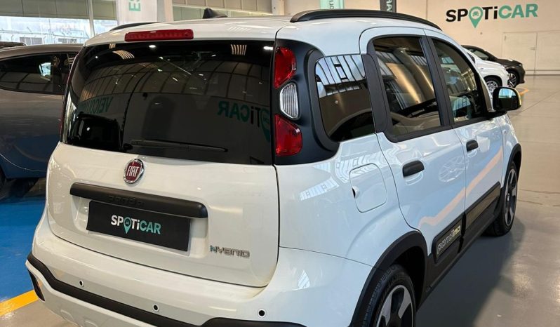 PRONTA A PARTIRE: NUOVA FIAT PANDINA CROSS HYBRID pieno